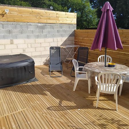 Studio Cosy Avec Terrasse Et Jacuzzi A Disposition De Mai A Aout Rians  Kültér fotó